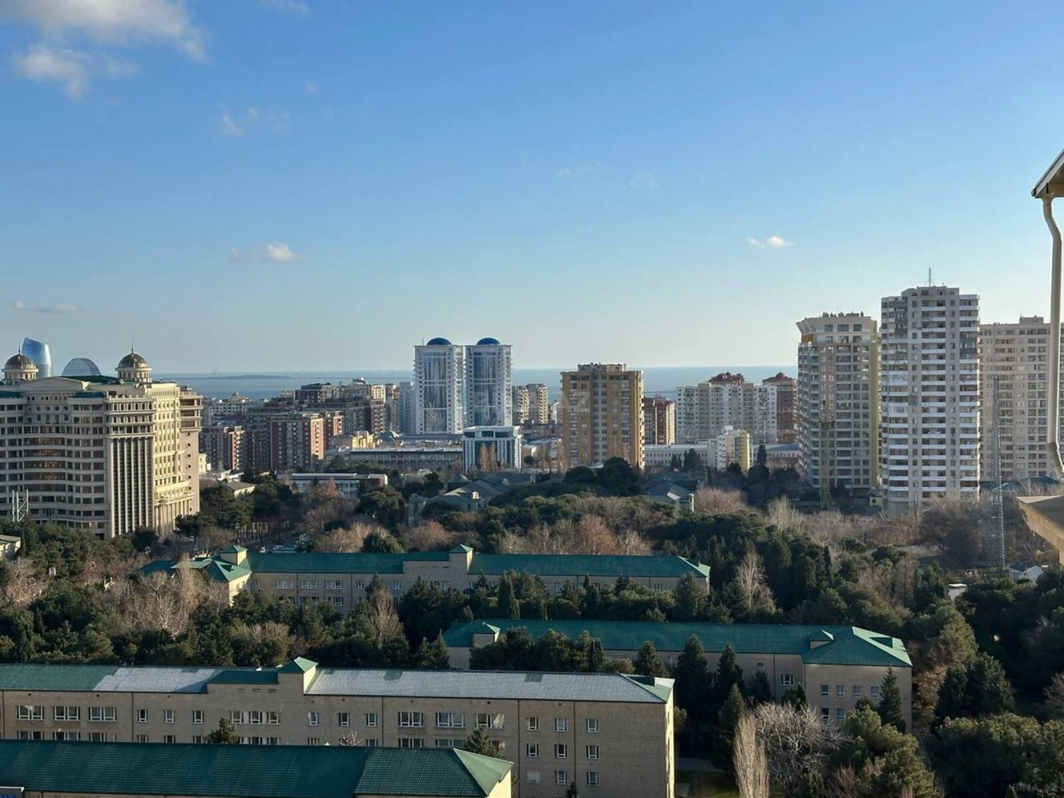 Satılır 3 otaqlı mənzil 137 m²