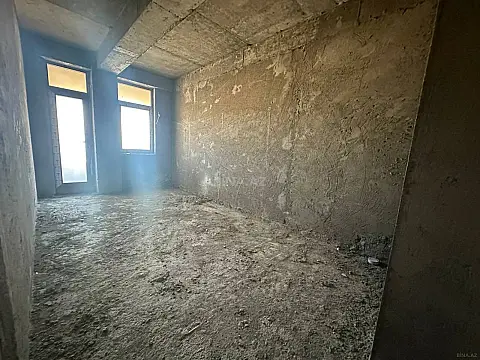 Satılır 3 otaqlı mənzil 137 m²