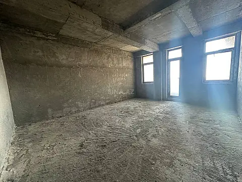 Satılır 3 otaqlı mənzil 137 m²