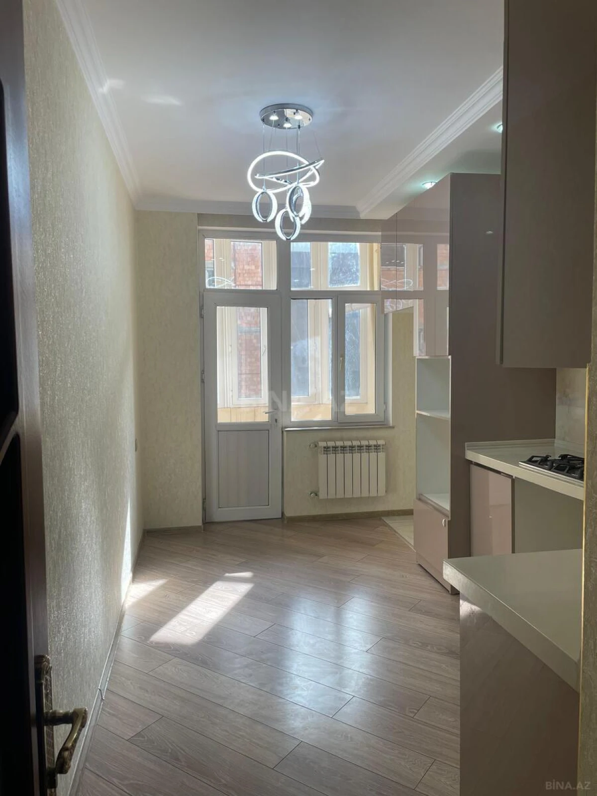 Kirayə verilir 2 otaqlı mənzil 88 m²