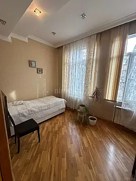 Satılır 2 otaqlı mənzil 68 m²