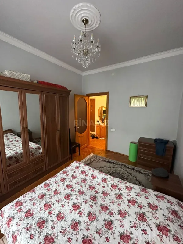 Satılır 2 otaqlı mənzil 68 m²