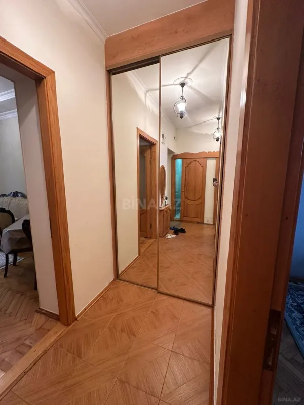 Satılır 2 otaqlı mənzil 68 m²