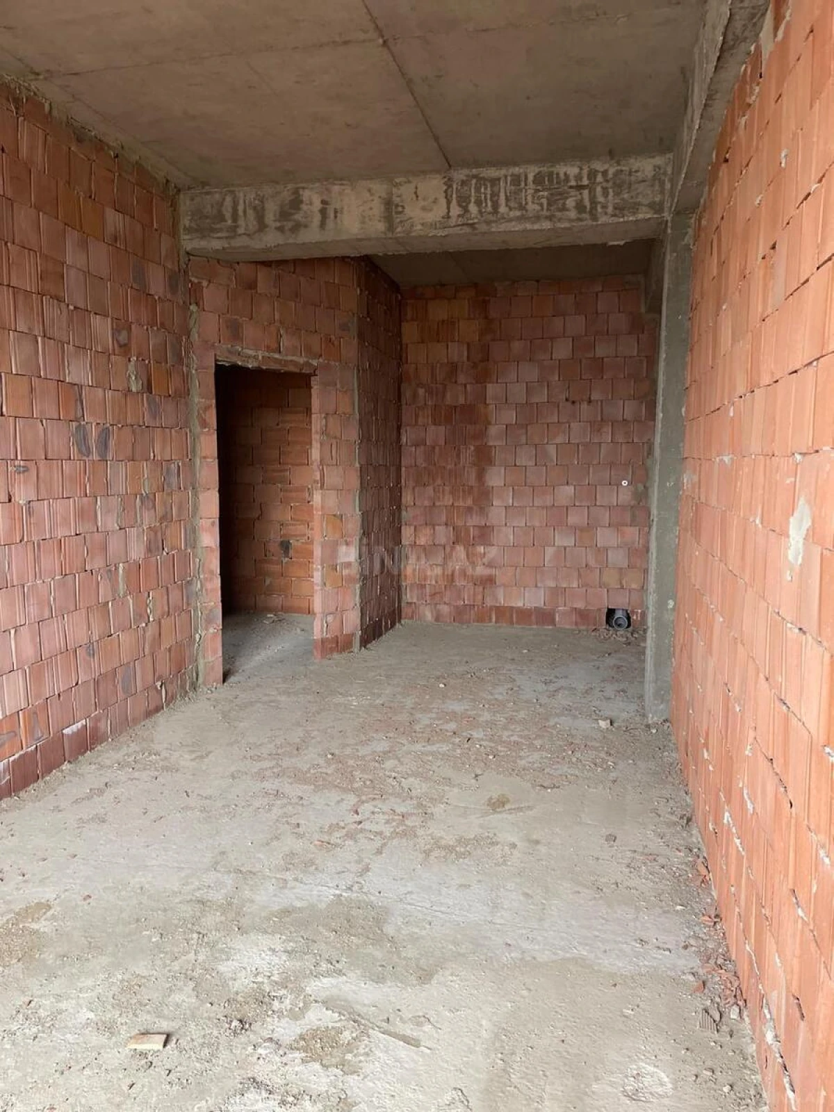 Satılır 2 otaqlı mənzil 70 m²