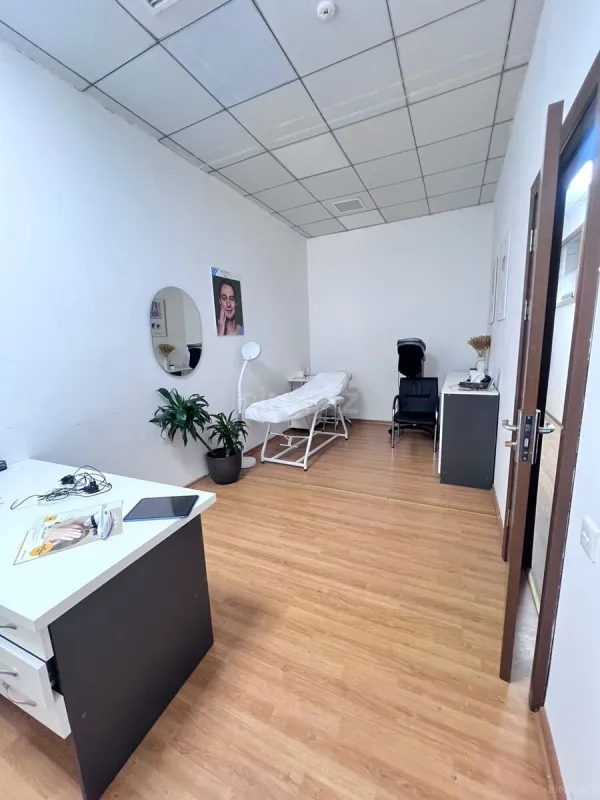 Kirayə verilir 6 otaqlı ofis 131 m²