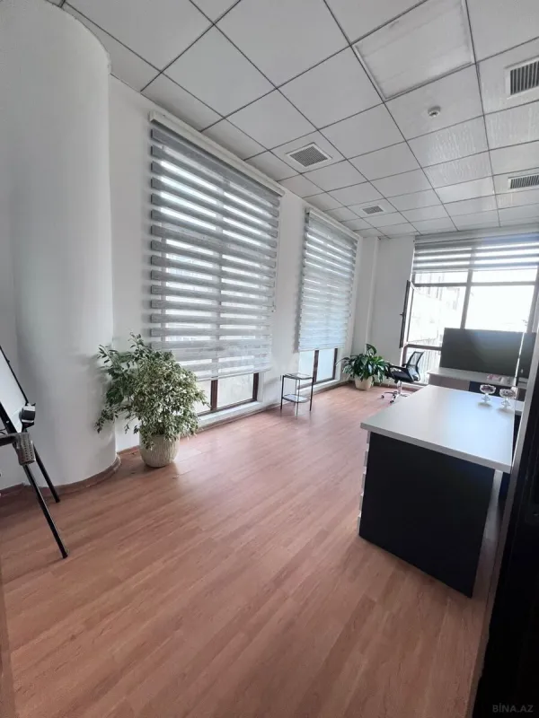 Kirayə verilir 6 otaqlı ofis 131 m²
