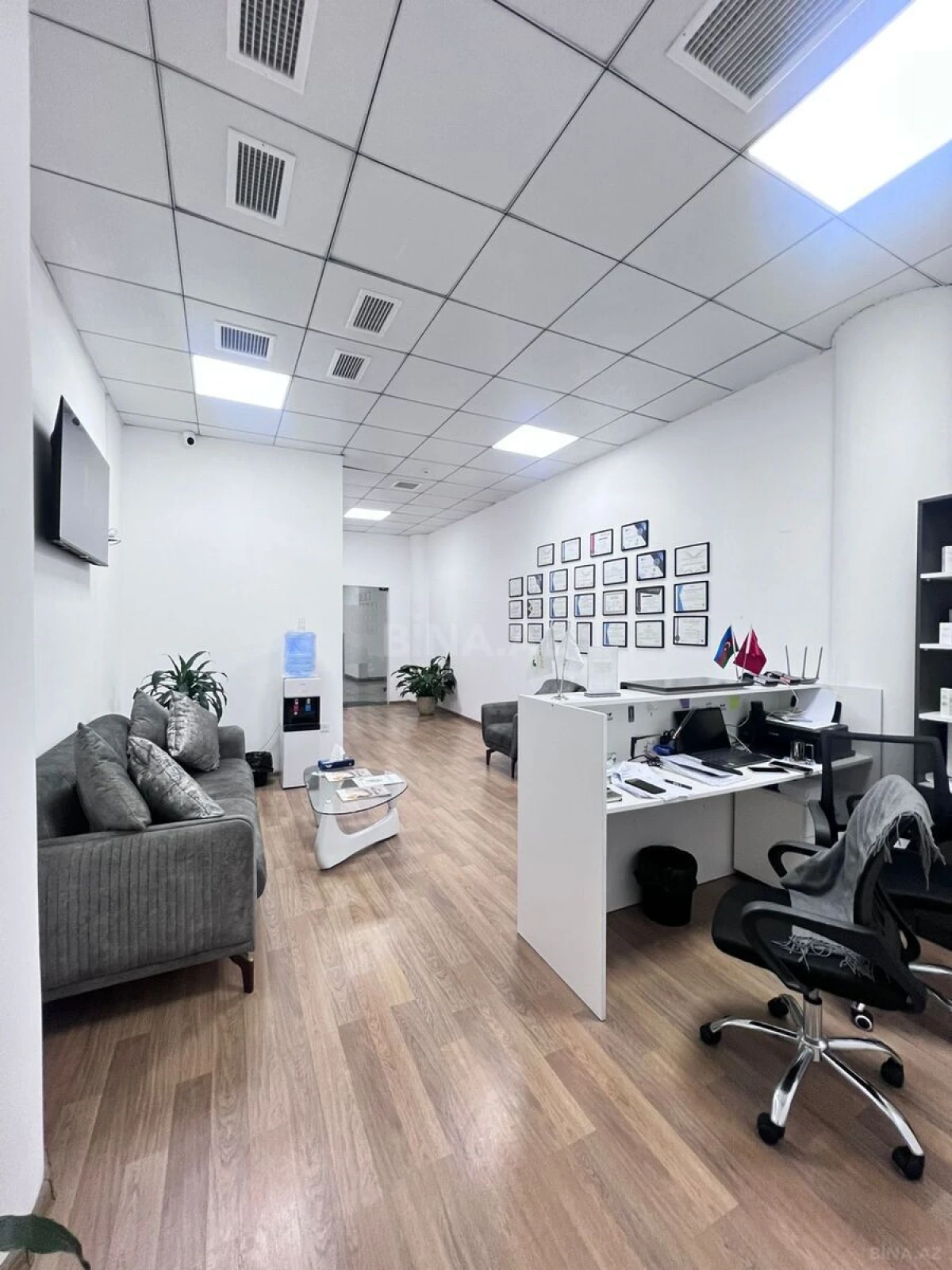 Kirayə verilir 6 otaqlı ofis 131 m²