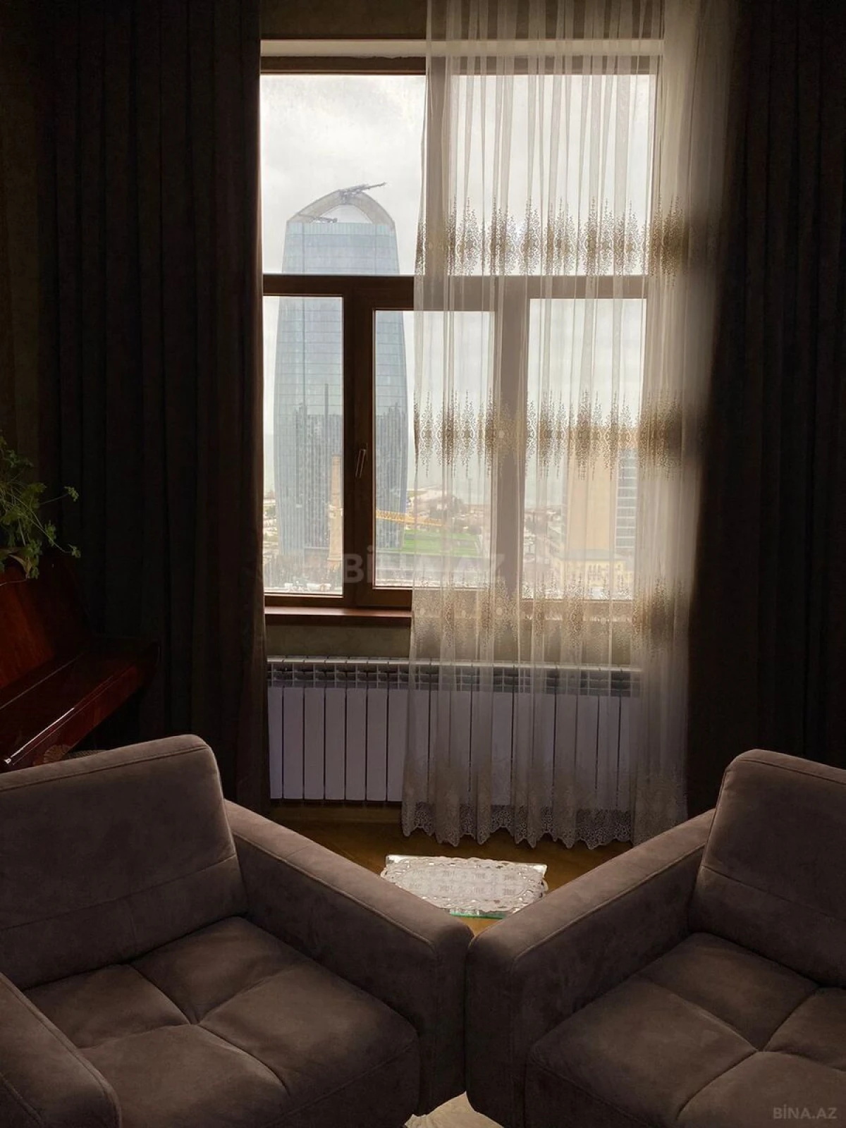 Kirayə verilir 3 otaqlı mənzil 120 m²