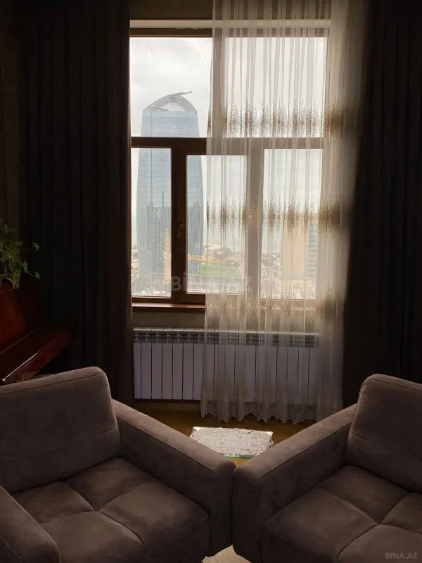 Kirayə verilir 3 otaqlı mənzil 120 m²