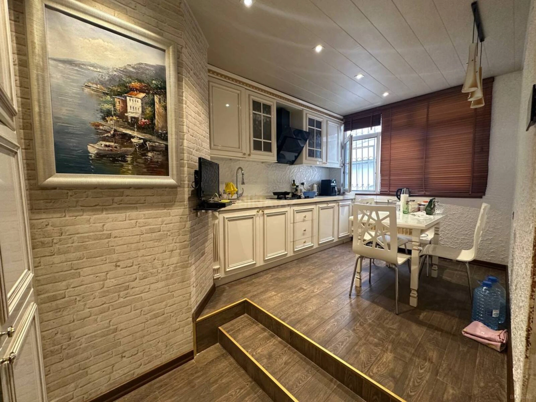 Satılır 3 otaqlı mənzil 120 m²