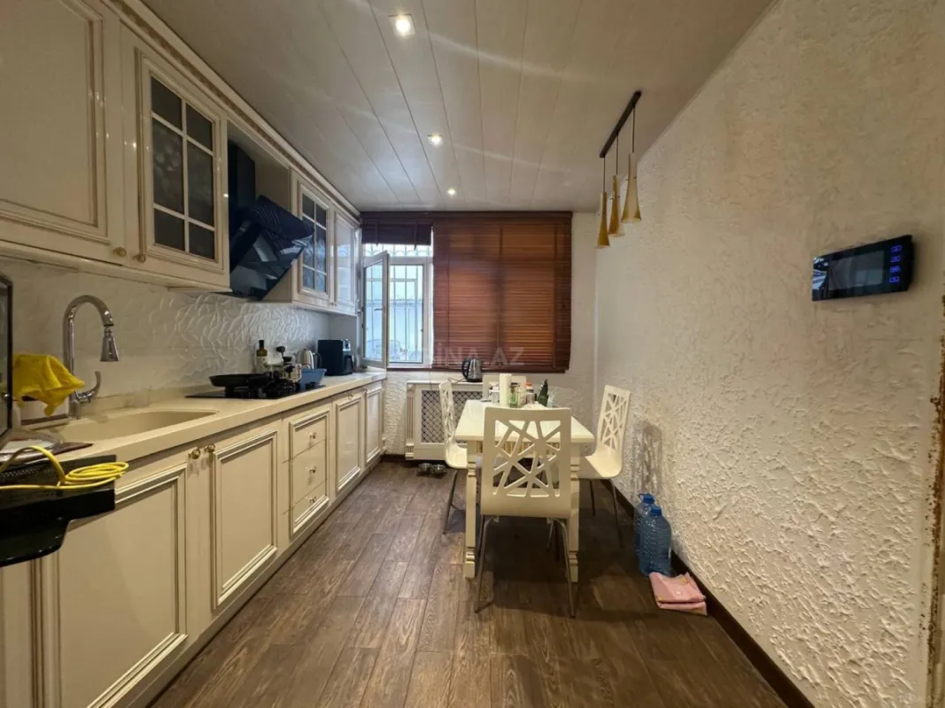 Satılır 3 otaqlı mənzil 120 m²