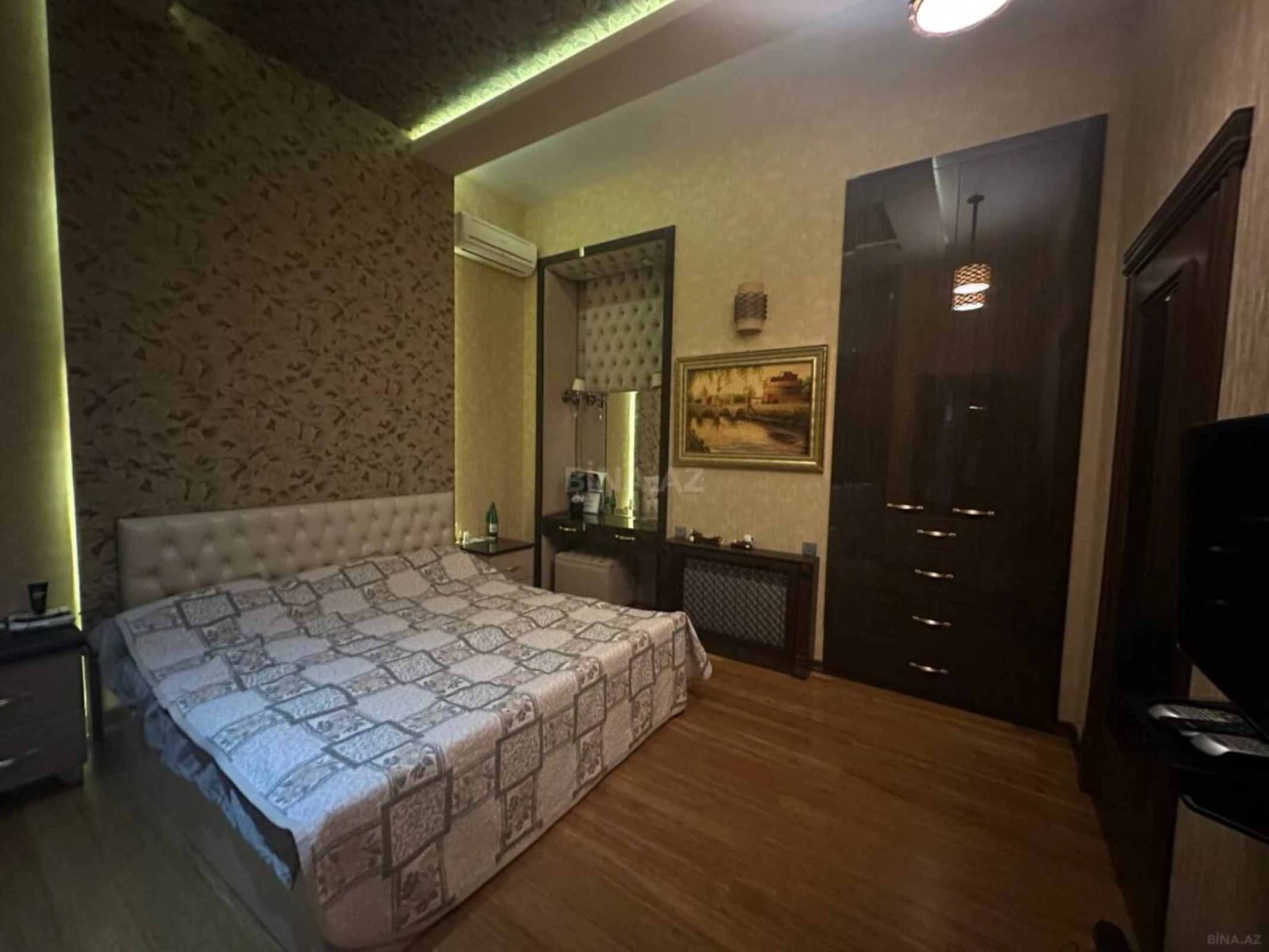 Satılır 3 otaqlı mənzil 120 m²
