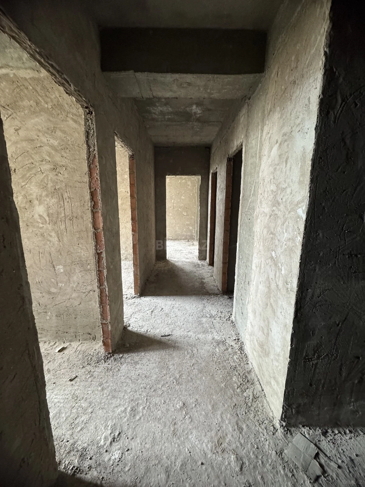 Satılır 2 otaqlı mənzil 85 m²