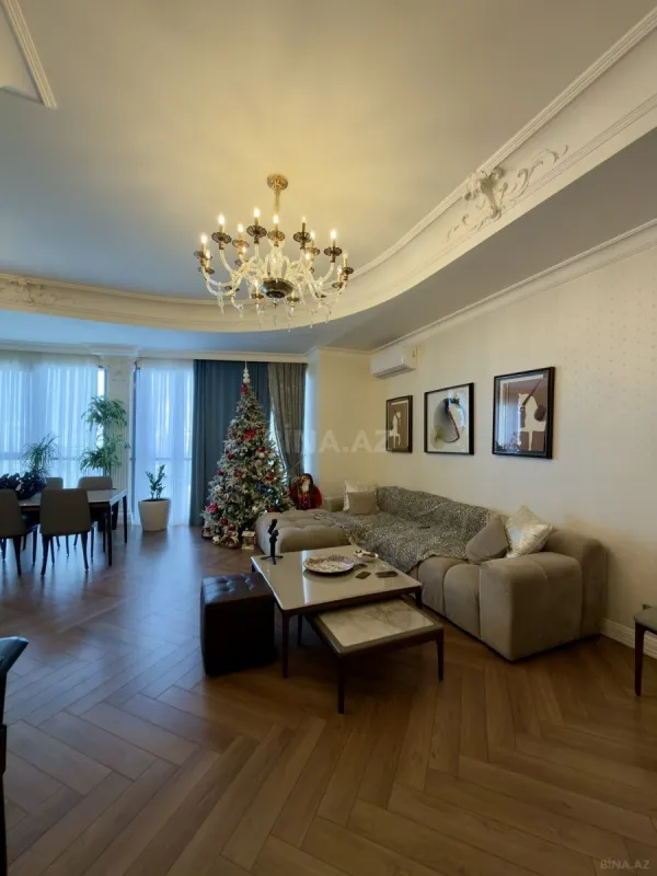 Satılır 3 otaqlı mənzil 165 m²