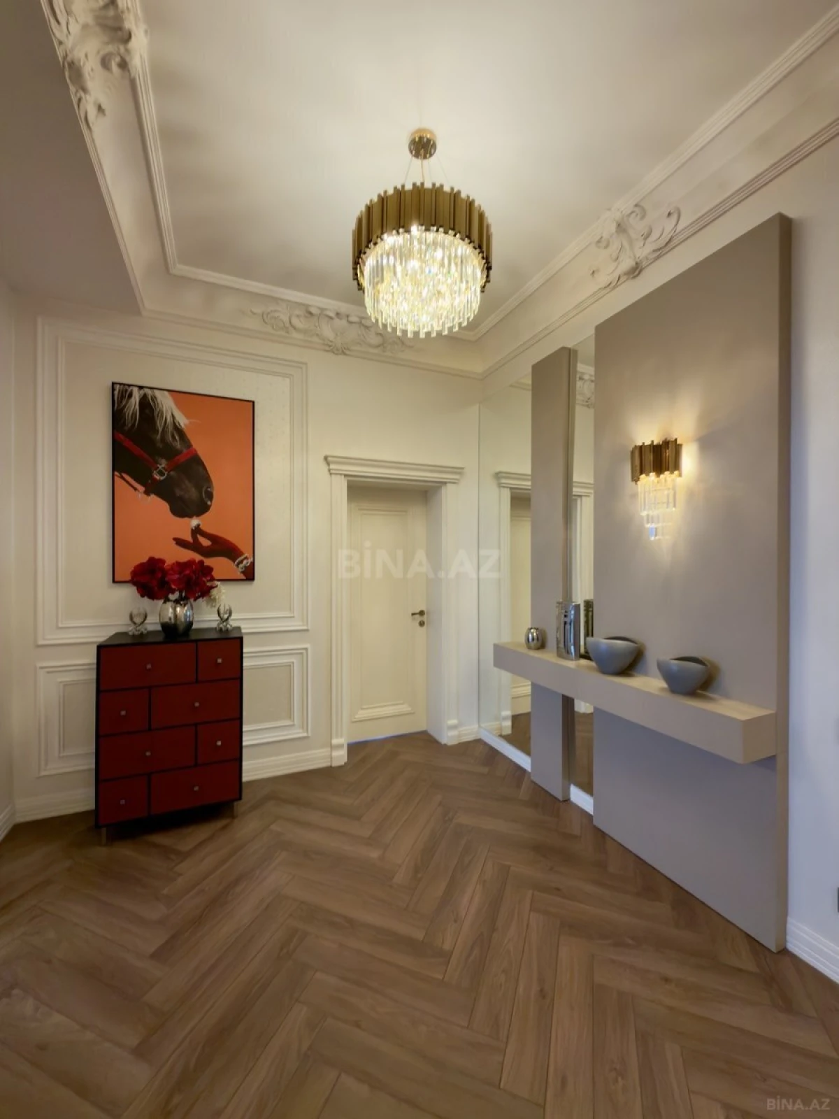 Satılır 3 otaqlı mənzil 165 m²