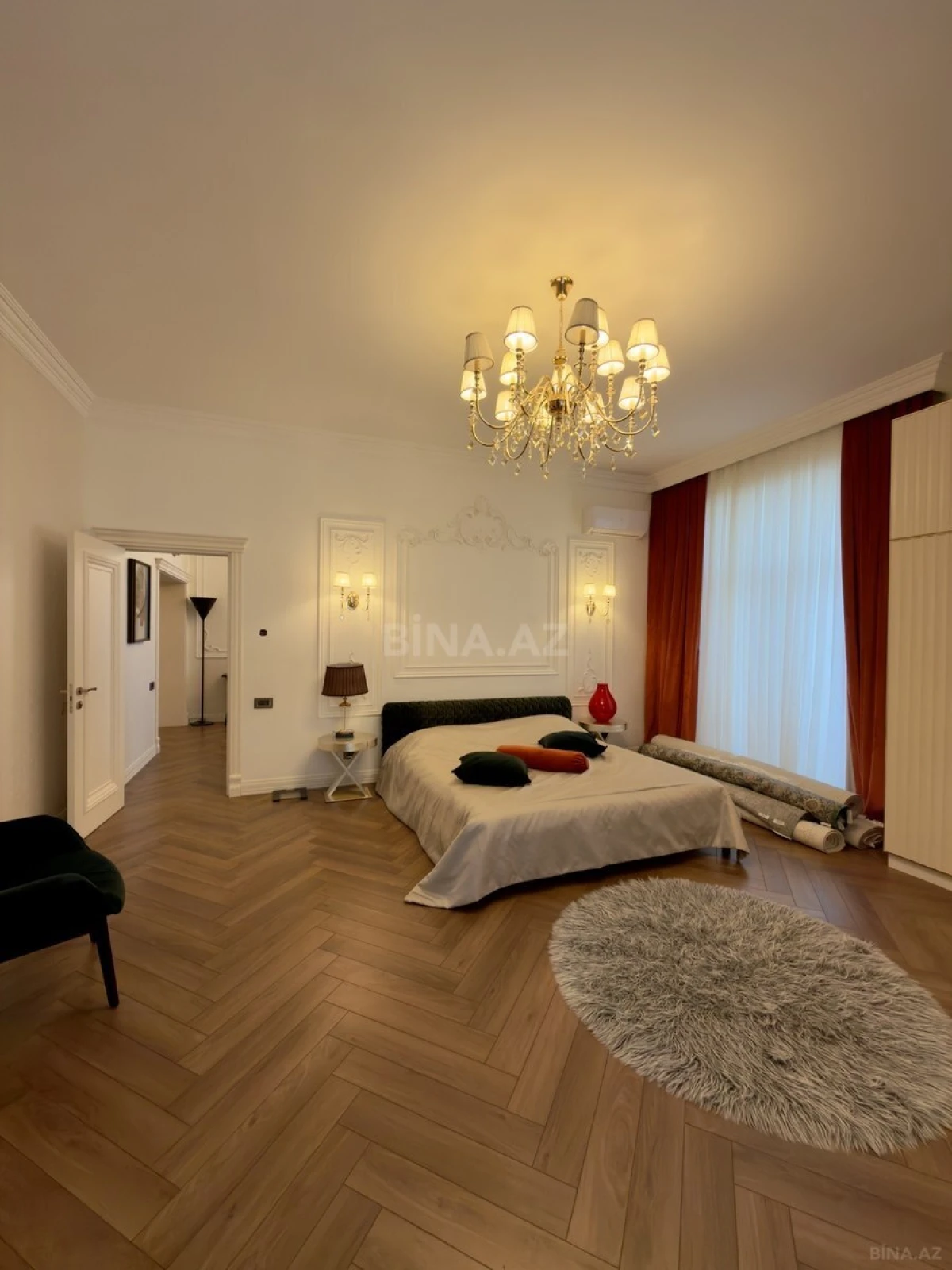 Satılır 3 otaqlı mənzil 165 m²