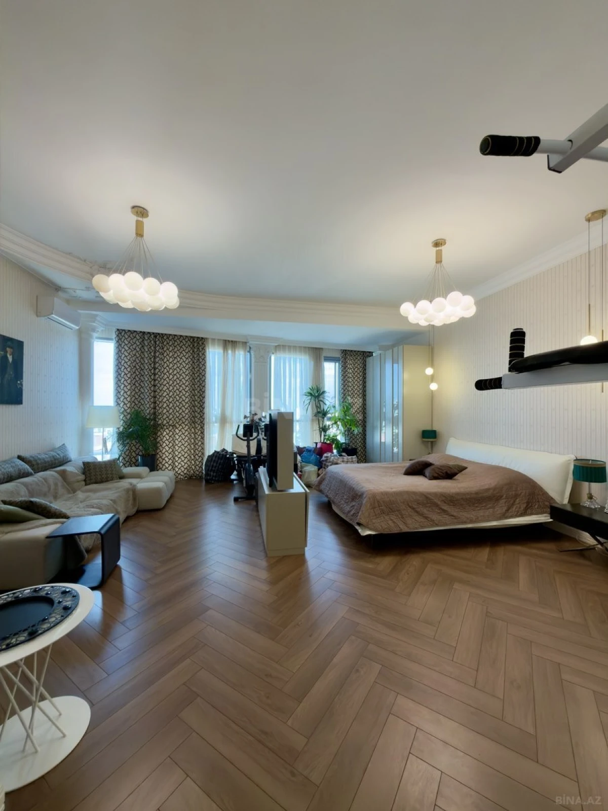 Satılır 3 otaqlı mənzil 165 m²