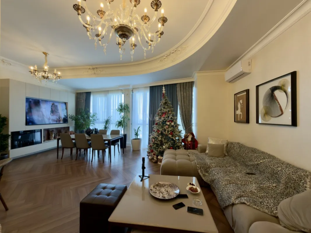 Satılır 3 otaqlı mənzil 165 m²