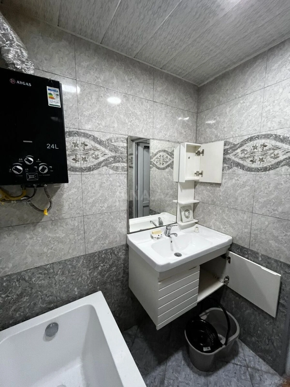 Satılır 2 otaqlı mənzil 59 m²