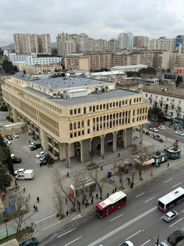 Satılır 3 otaqlı mənzil 153 m²