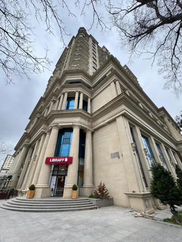 Satılır 3 otaqlı mənzil 153 m²