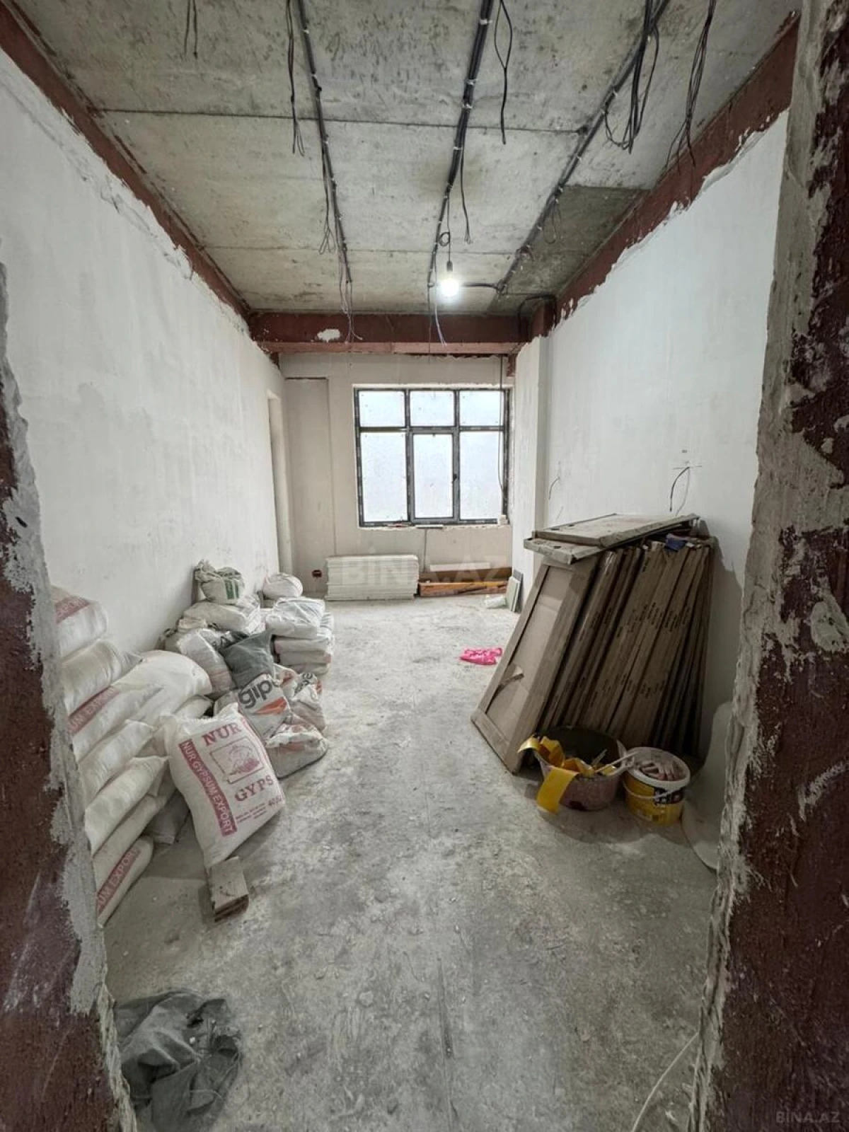 Satılır 3 otaqlı mənzil 153 m²