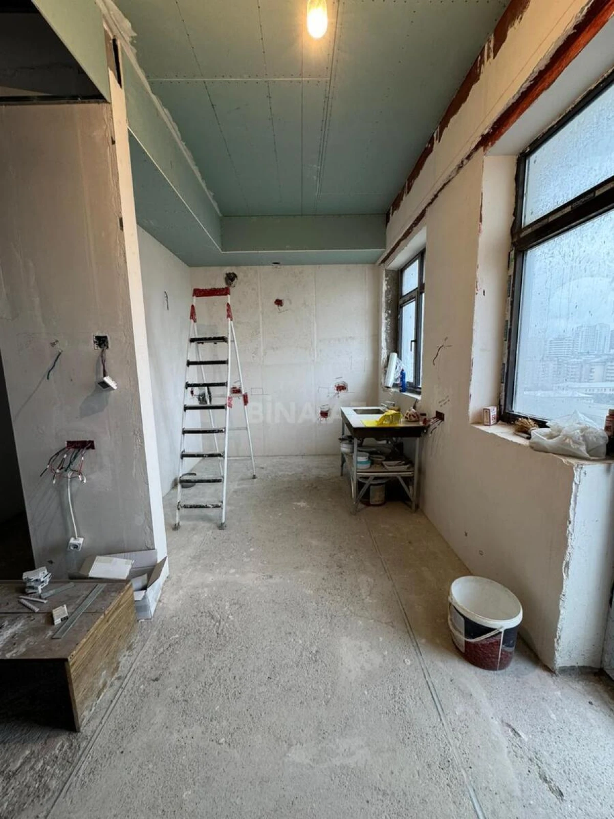 Satılır 3 otaqlı mənzil 153 m²