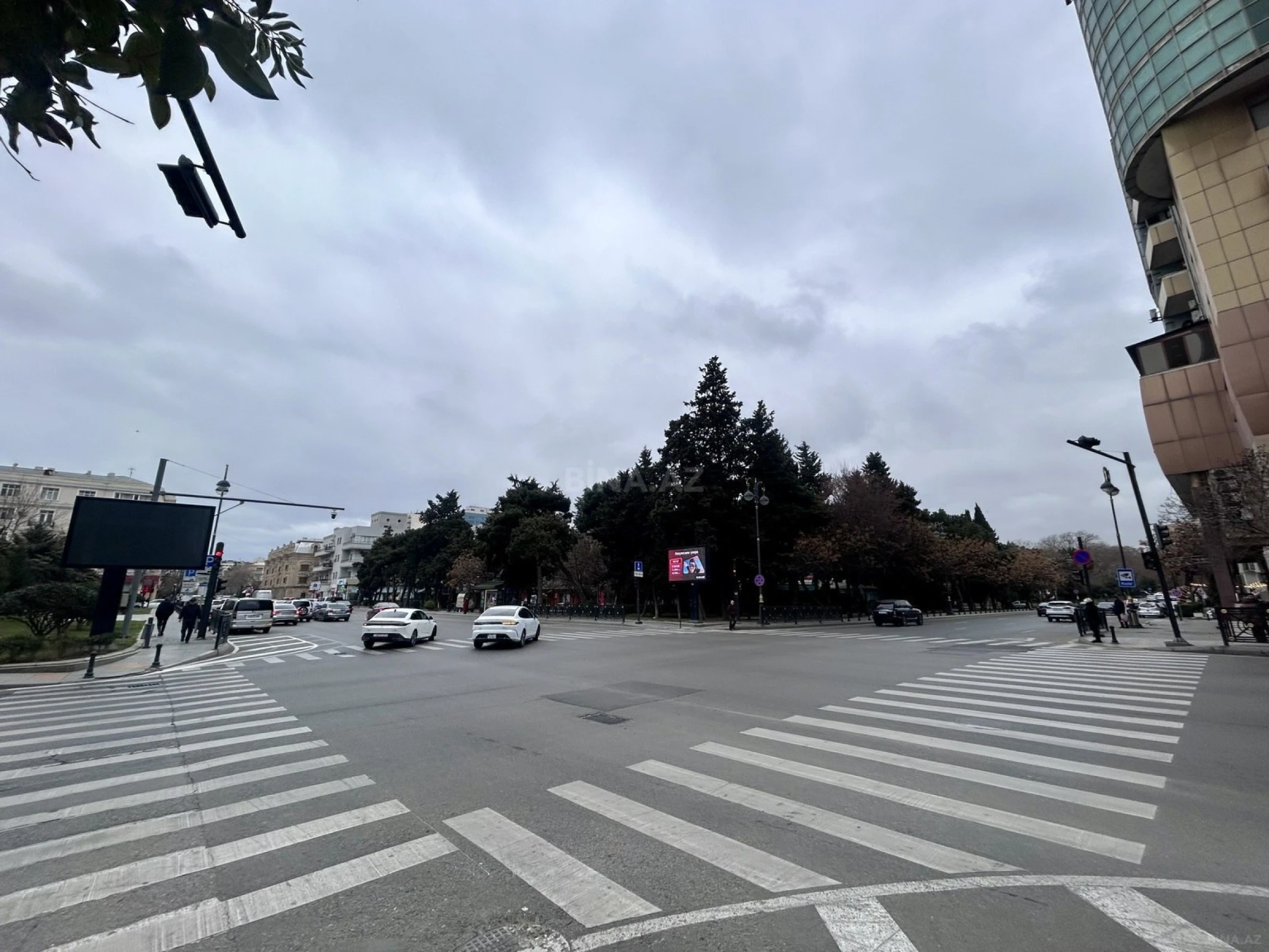 Kirayə verilir obyekt 180 m²