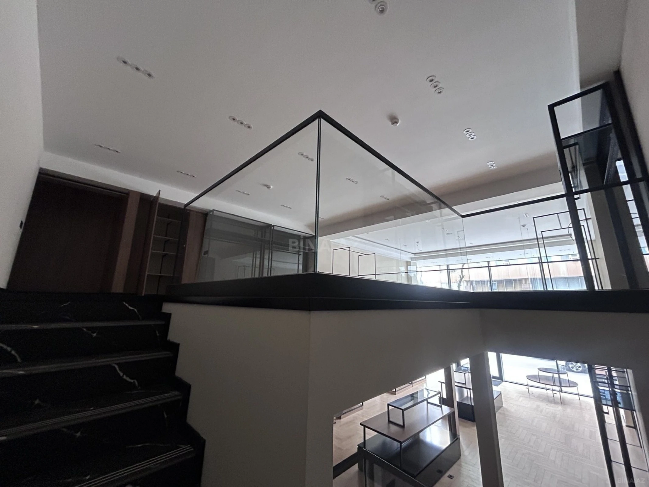 Kirayə verilir obyekt 180 m²