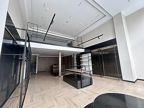 Kirayə verilir obyekt 180 m²