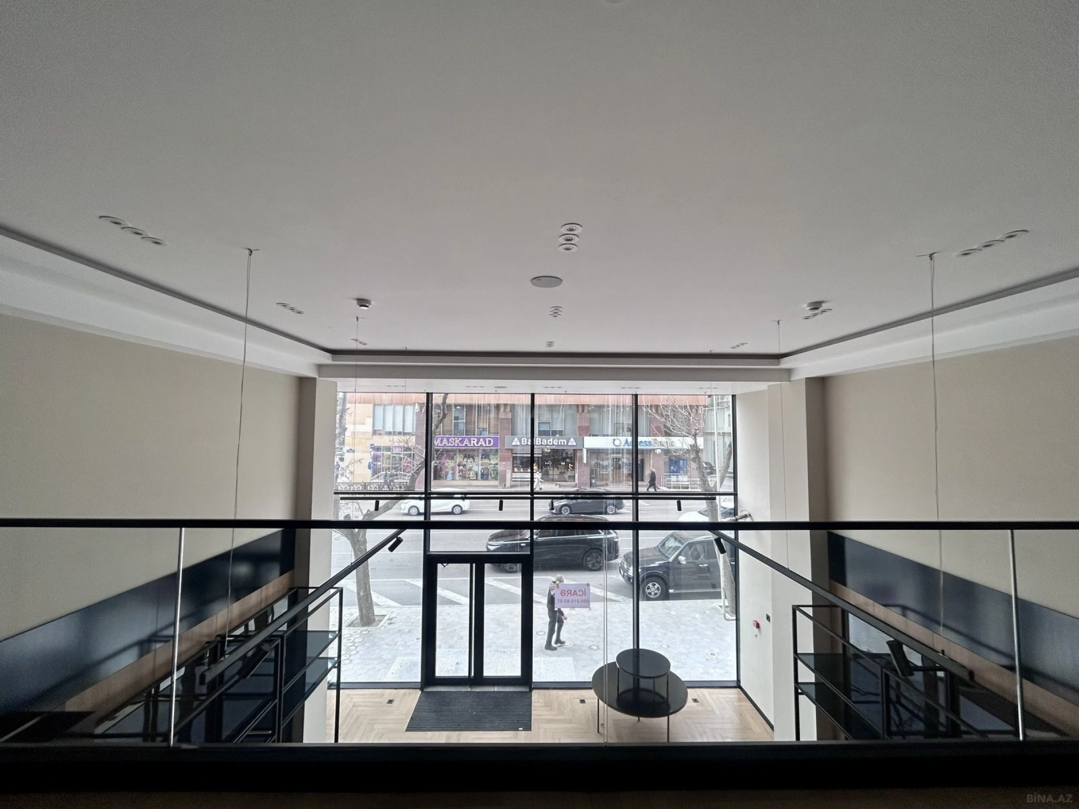 Kirayə verilir obyekt 180 m²