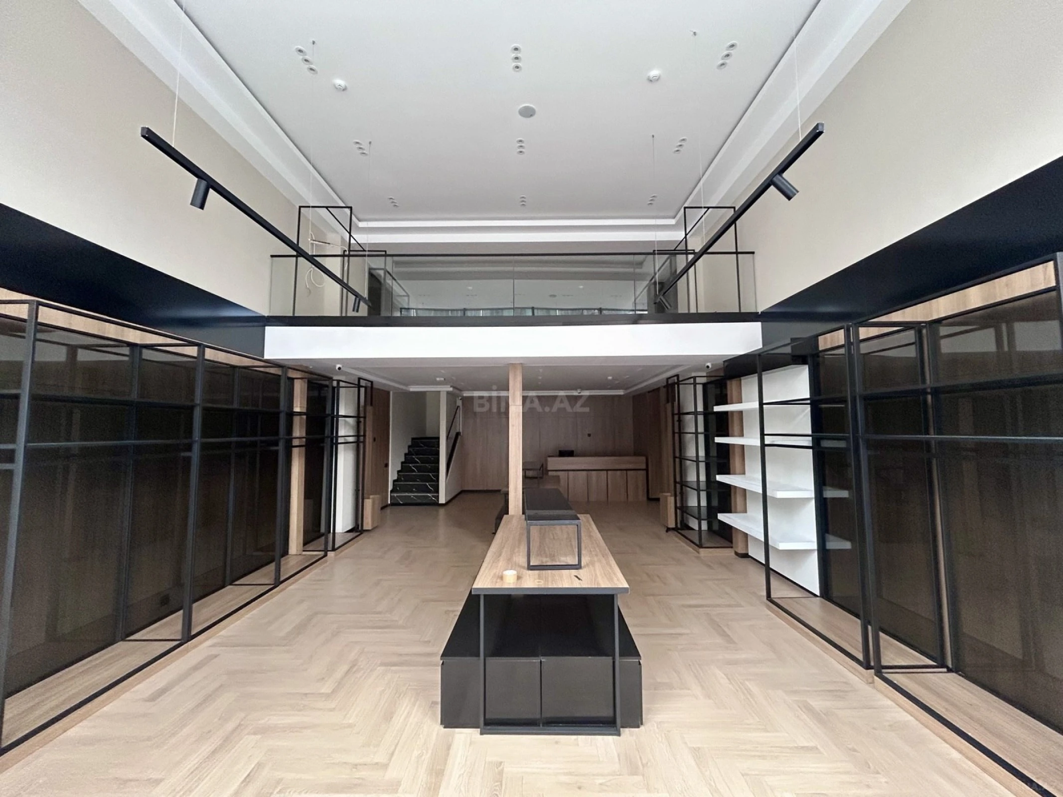 Kirayə verilir obyekt 180 m²