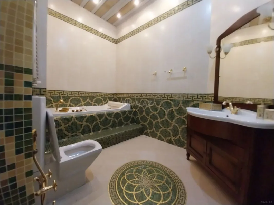 Satılır 5 otaqlı mənzil 550 m²