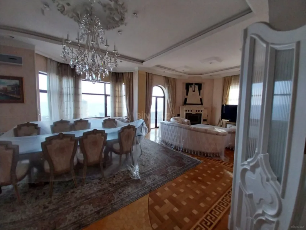 Satılır 5 otaqlı mənzil 550 m²