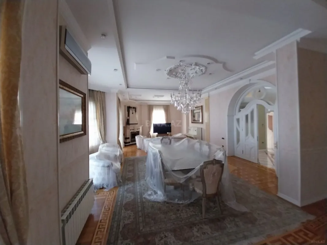 Satılır 5 otaqlı mənzil 550 m²