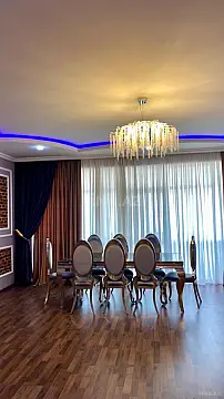 Satılır 5 otaqlı mənzil 350 m²