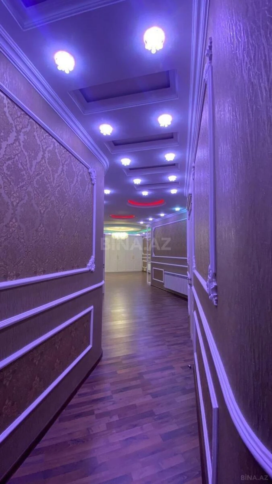 Satılır 5 otaqlı mənzil 350 m²