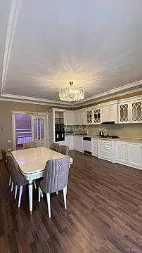 Satılır 5 otaqlı mənzil 350 m²