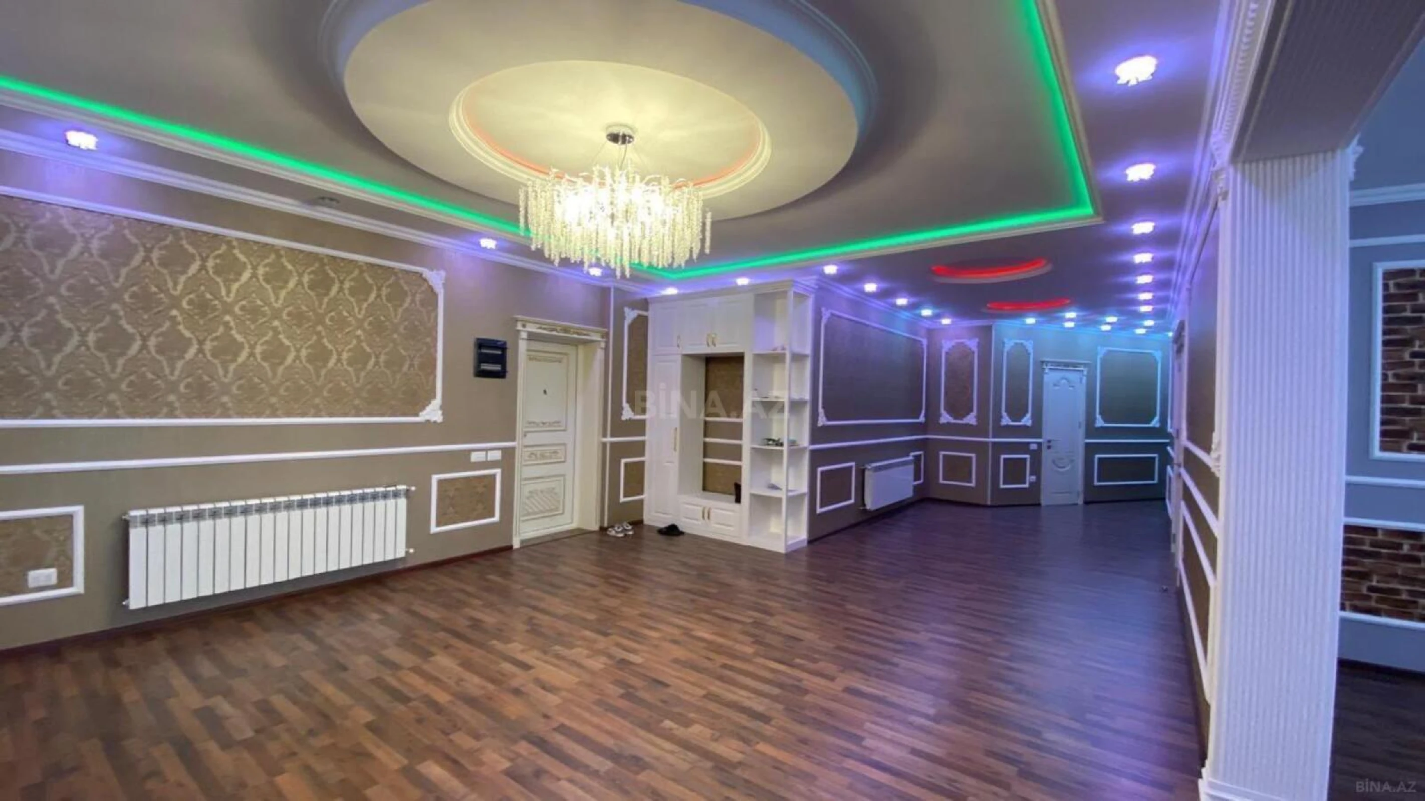 Satılır 5 otaqlı mənzil 350 m²