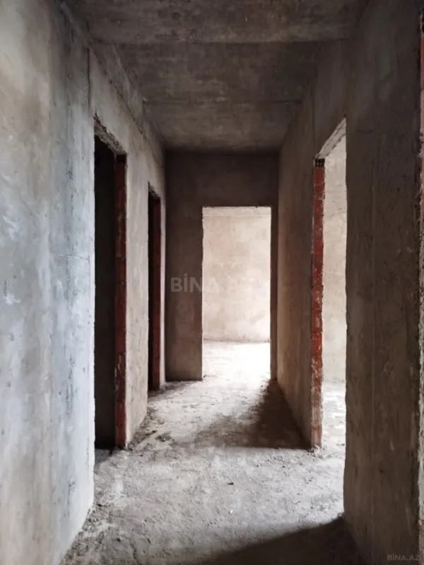 Satılır 4 otaqlı mənzil 164 m²