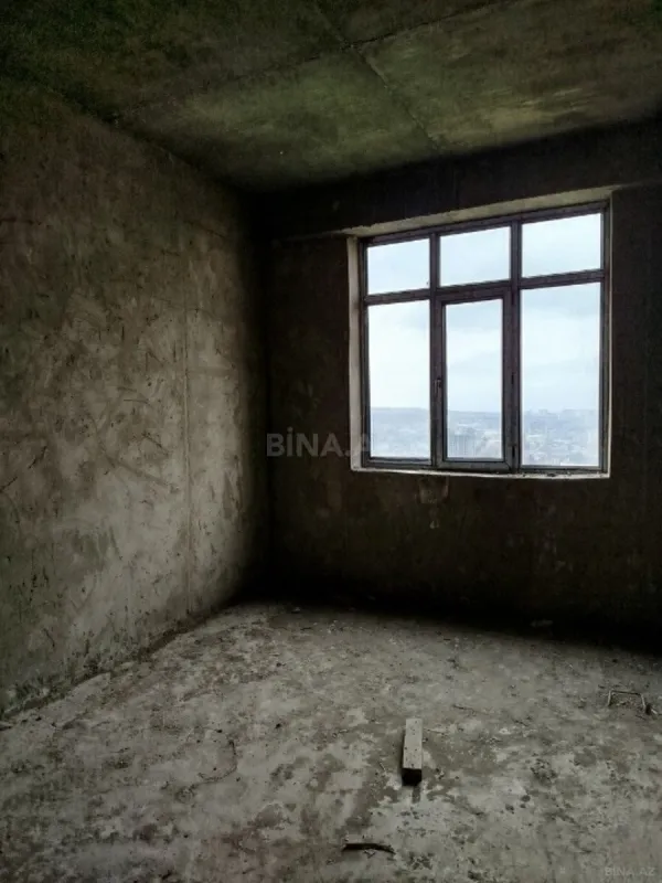 Satılır 4 otaqlı mənzil 164 m²