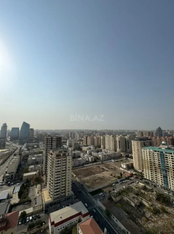 Satılır 10 otaqlı mənzil 1000 m²