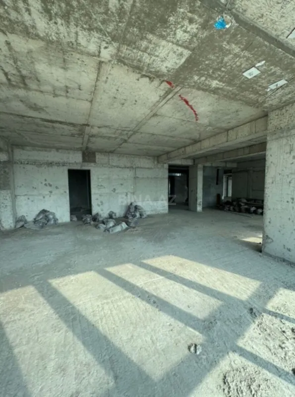 Satılır 10 otaqlı mənzil 1000 m²