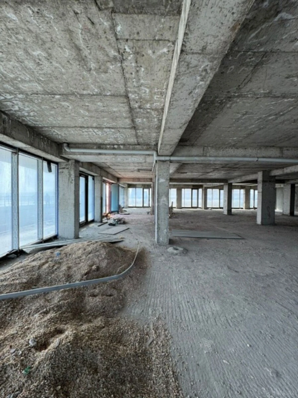 Satılır 10 otaqlı mənzil 1000 m²