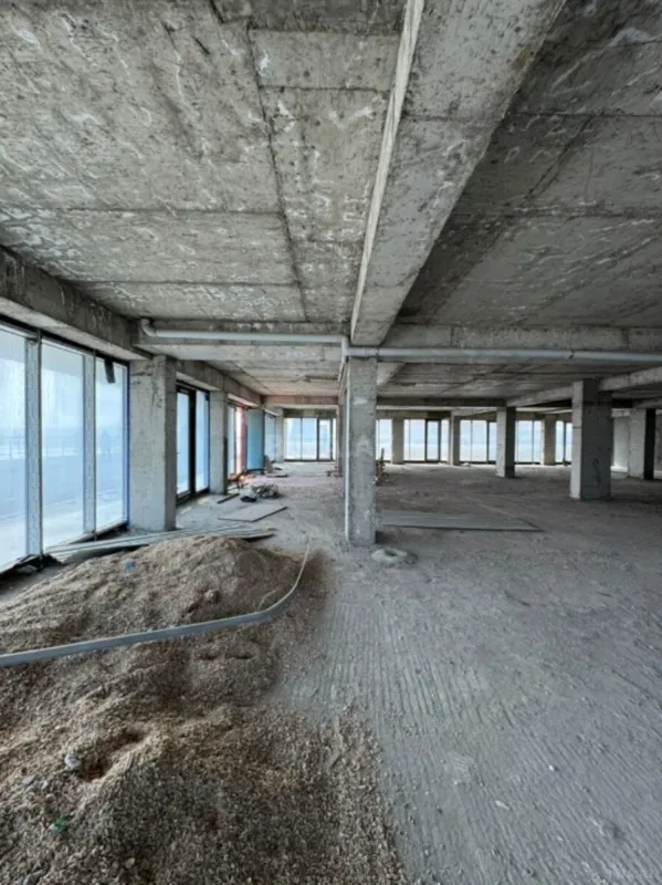 Satılır 10 otaqlı mənzil 1000 m²