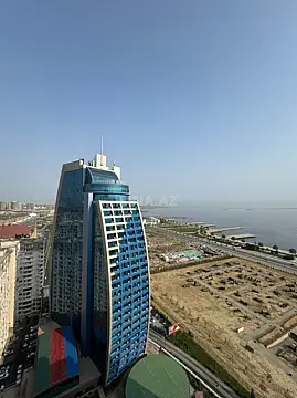 Satılır 10 otaqlı mənzil 1000 m²