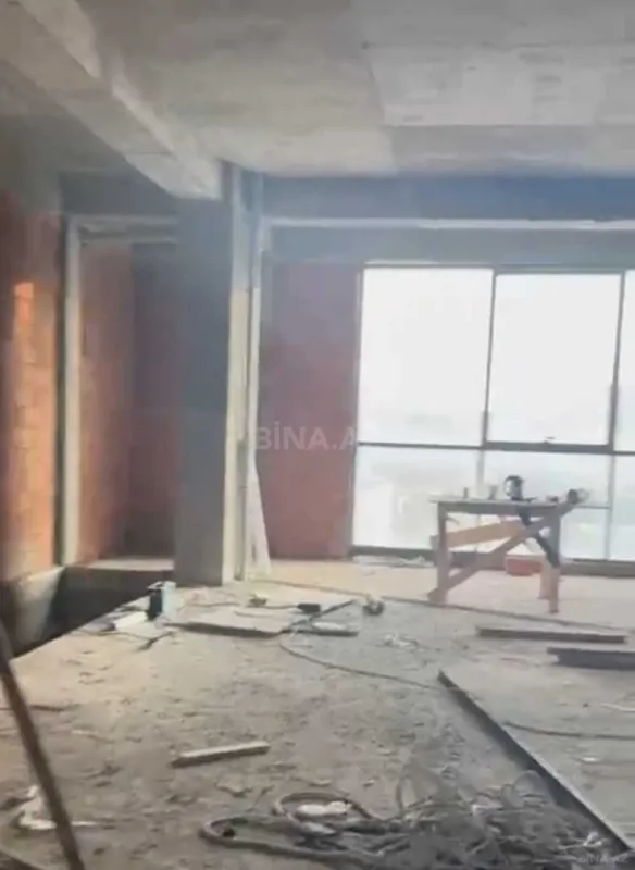 Satılır obyekt 323 m²