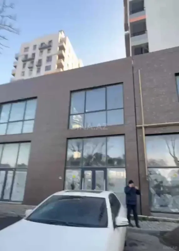 Satılır obyekt 323 m²