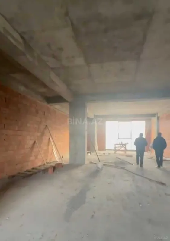 Satılır obyekt 323 m²