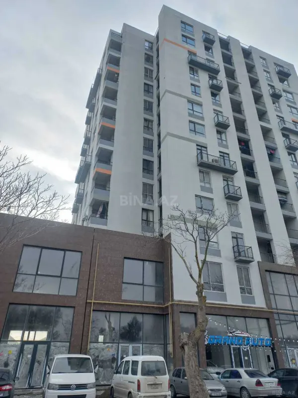 Satılır obyekt 323 m²